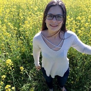 Meet your Posher, Crystal